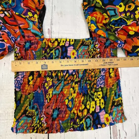 Live 4 Truth Smocked Abstract Graffiti Print Puff Sleeve Crop Top - Picture 7 of 8